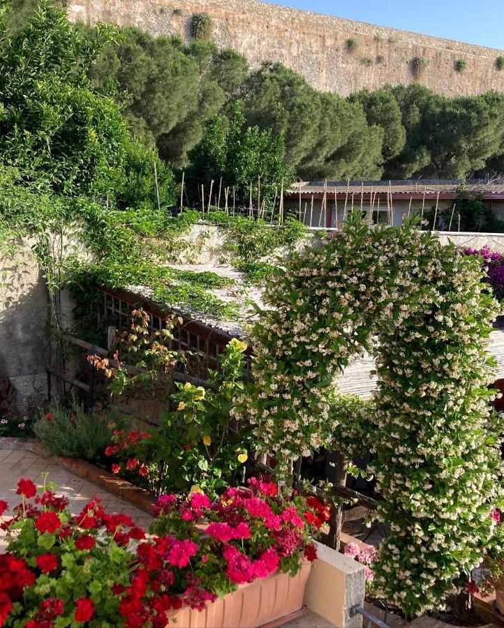 L'Antico Borgo Bed & Breakfast Milazzo Exterior foto